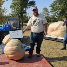 Mikkal Hodge 222# Atlantic Giant Pumpkin