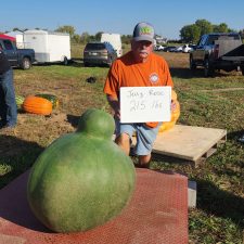 Jerry Rose 215 lb Bushel Gourd Huntsburg, OH