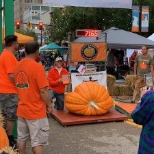 Steve Strickler from Bloomington, IN (Howard Dill award) at Operation Pumpkin Hamilton, OH